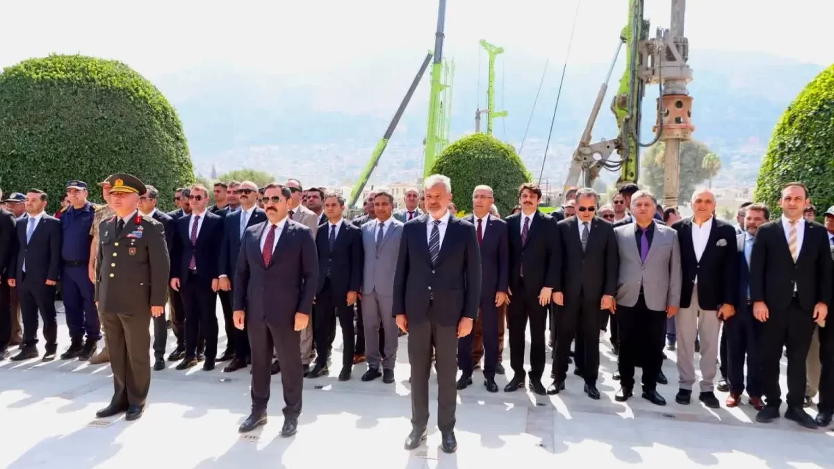 Hatay'da 87. yıl coşkusu